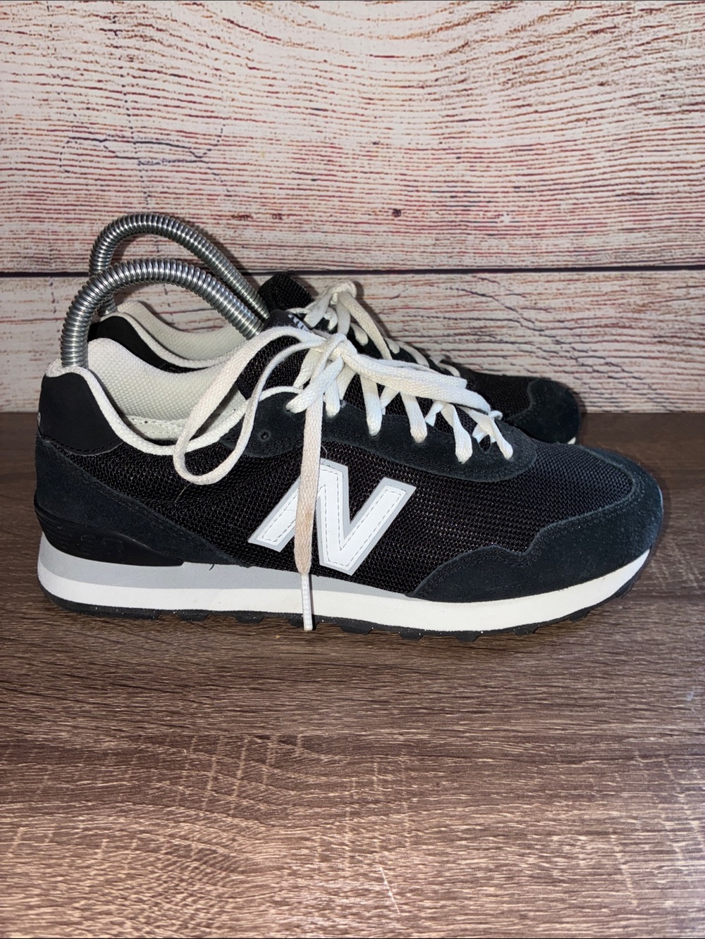 EUC New Balance Women’s 7B Black and White Retro Runner
